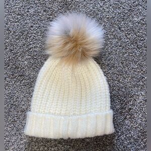 Forever 21 white beanie with fuzzy ball